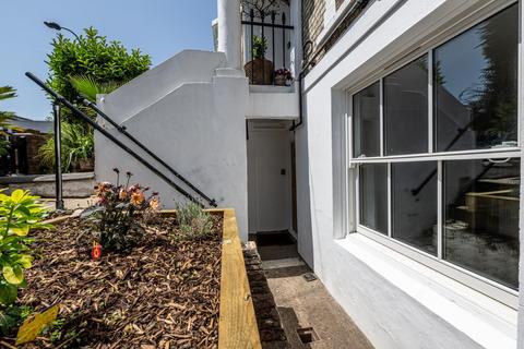 1 bedroom flat for sale, Stanlake Villas, Shepherds Bush, W12