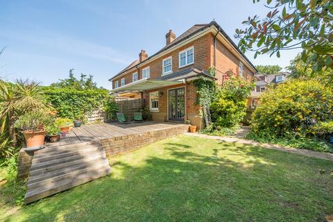 undefined, Elmdon Place, Guildford, GU1