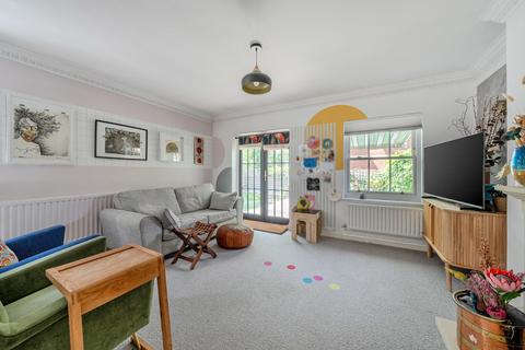 undefined, Elmdon Place, Guildford, GU1
