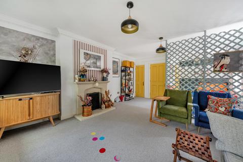 undefined, Elmdon Place, Guildford, GU1