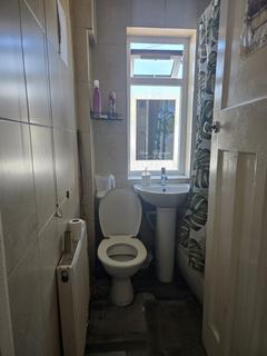 3 bedroom terraced house to rent, Bradley Road, Luton LU4