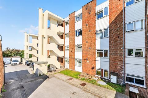 2 bedroom ground floor flat for sale, Bishopsford Road, Morden