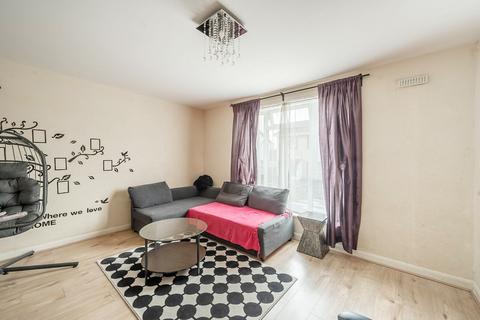 Newnham Close, Northolt, UB5