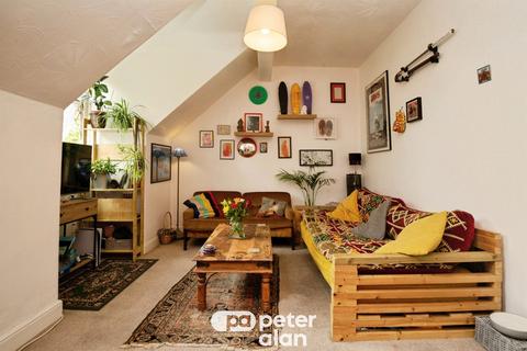 1 bedroom flat for sale, Albany Road, CARDIFF