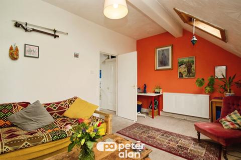 1 bedroom flat for sale, Albany Road, CARDIFF