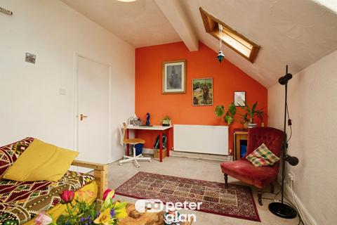 1 bedroom flat for sale, Albany Road, CARDIFF