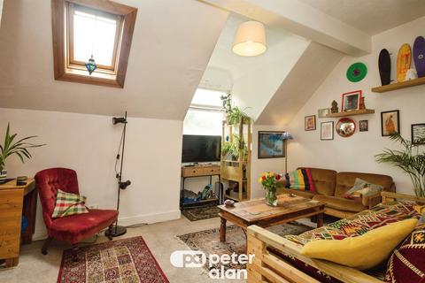 1 bedroom flat for sale, Albany Road, CARDIFF