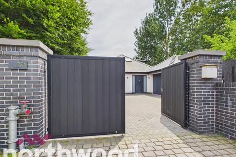 4 bedroom detached house for sale, Knob Hall Lane, Southport, PR9