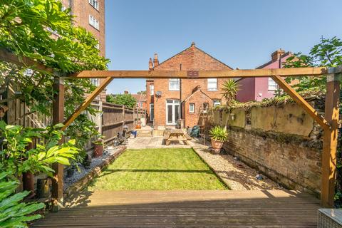 Ashford Road, Cricklewood, London, NW2