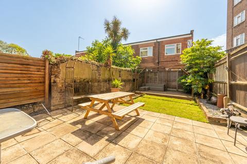 Ashford Road, Cricklewood, London, NW2