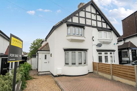 2 bedroom semi-detached house for sale, Magpie Hall Lane, Bromley