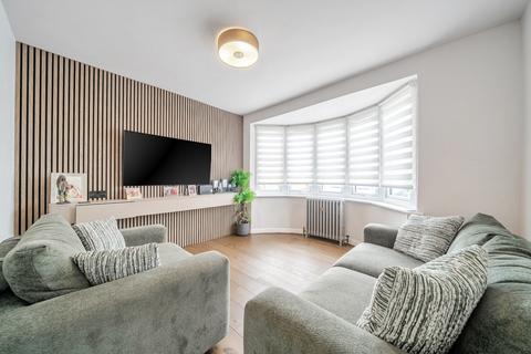 2 bedroom semi-detached house for sale, Magpie Hall Lane, Bromley