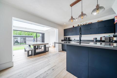 2 bedroom semi-detached house for sale, Magpie Hall Lane, Bromley