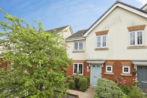 Semi-detached house - Brunel Close, Stoke-on-trent, ST6