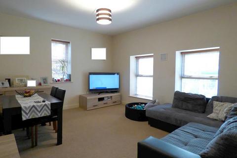 2 bedroom flat to rent, Crescent House, Mount Pleasant, Redditch, B97