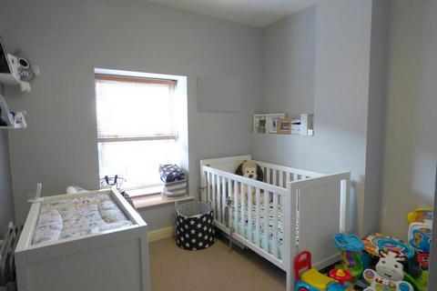 2 bedroom flat to rent, Crescent House, Mount Pleasant, Redditch, B97