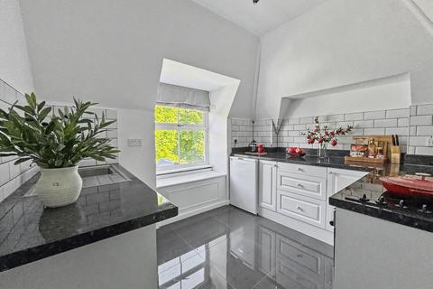 2 bedroom penthouse for sale, Kings Worthy