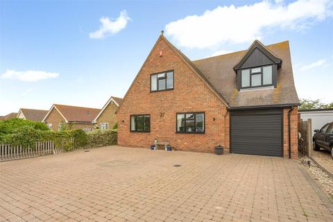 4 bedroom detached house for sale, Foxdene Road, Seasalter, Whitstable