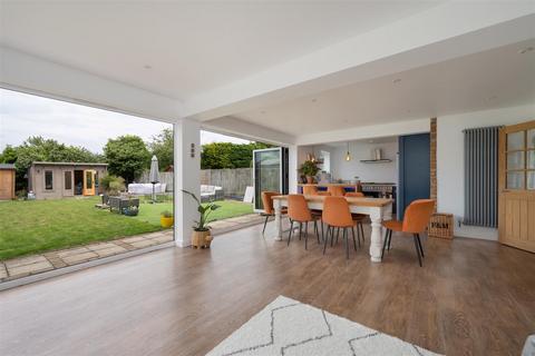 4 bedroom detached house for sale, Foxdene Road, Seasalter, Whitstable