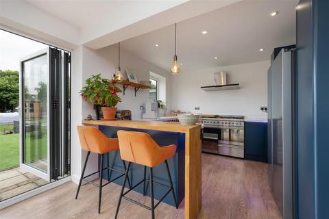 4 bedroom detached house for sale, Foxdene Road, Seasalter, Whitstable