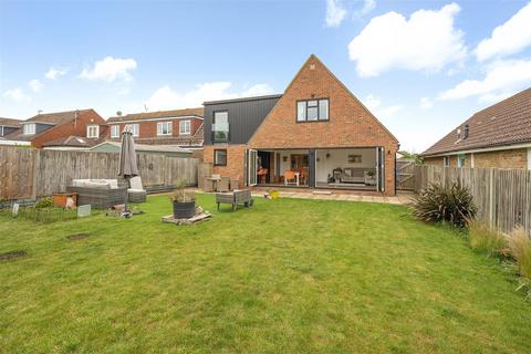 4 bedroom detached house for sale, Foxdene Road, Seasalter, Whitstable