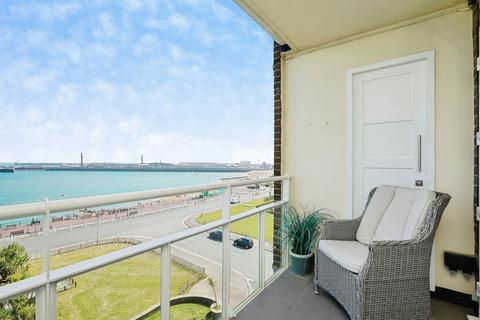 2 bedroom flat for sale, The Gateway, Dover, Kent, CT16