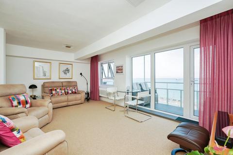 2 bedroom flat for sale, The Gateway, Dover, Kent, CT16