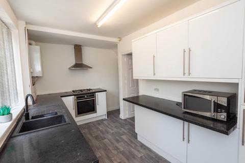 2 bedroom semi-detached house to rent, Chudleigh Road, Higher Blackley