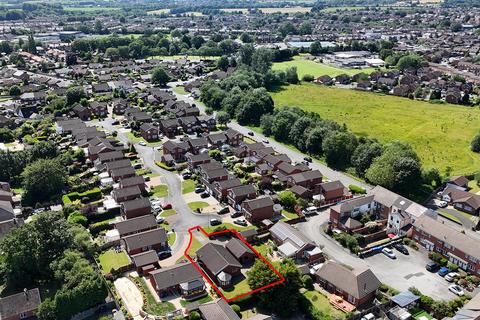 2 bedroom detached bungalow for sale, Toothill Close, Ashton-In-Makerfield, Wigan, WN4 8BJ