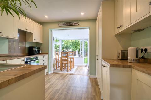 undefined, Robinson Heights, Stalbridge