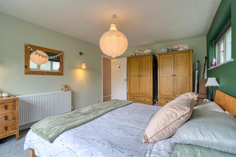 undefined, Robinson Heights, Stalbridge