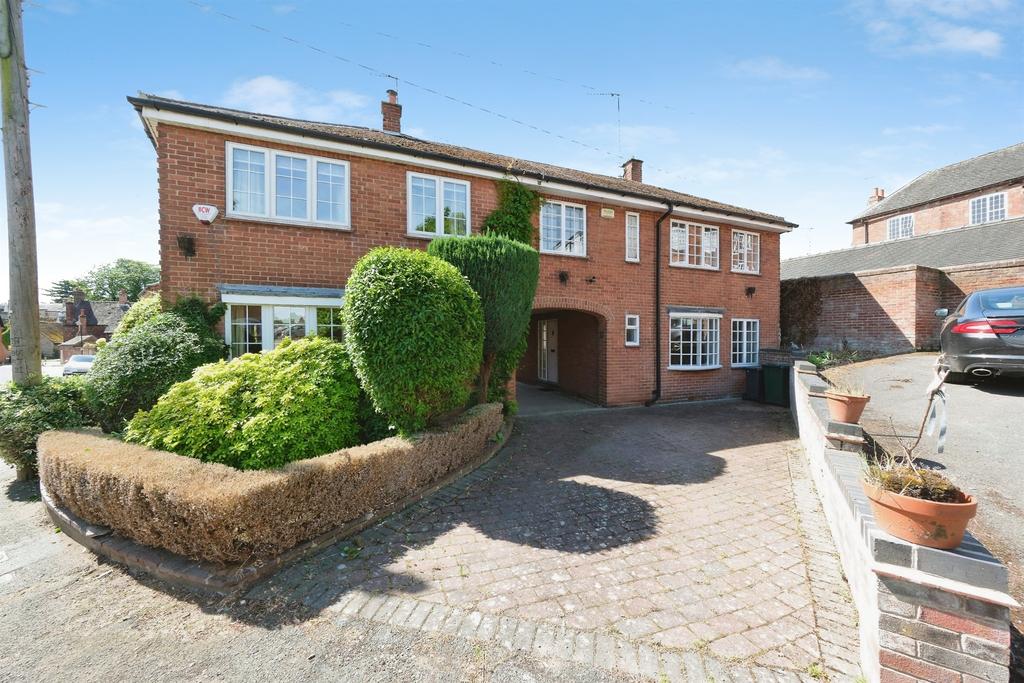 4 bedroom semi-detached house for sale