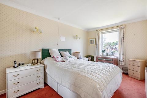 1 bedroom apartment for sale, St. Johns Road, Eastbourne BN20