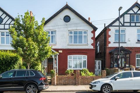 Grecian Crescent, Upper Norwood, London, SE19