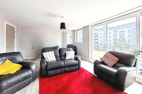3 bedroom flat to rent, East Pilton Farm Crescent, Edinburgh, Midlothian, EH5