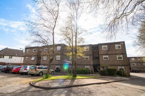 Flat - Lisvane Road, Llanishen, CF14