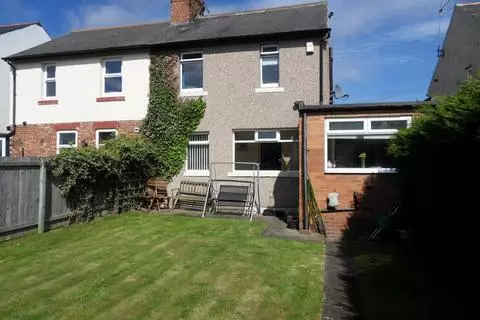 2 bedroom semi-detached house to rent,