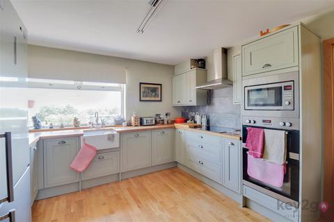 2 bedroom detached bungalow for sale, Lightwood Road, Marsh Lane, Sheffield, S21