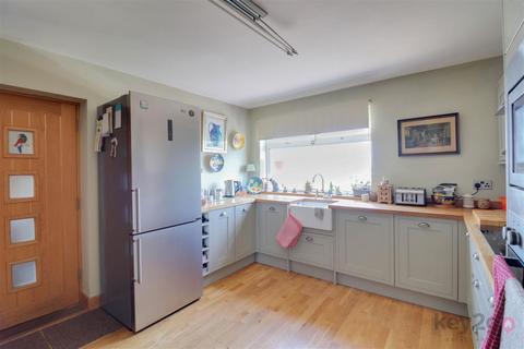 2 bedroom detached bungalow for sale, Lightwood Road, Marsh Lane, Sheffield, S21