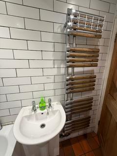 1 bedroom in a house share to rent, Wheatley Road, Isleworth TW7