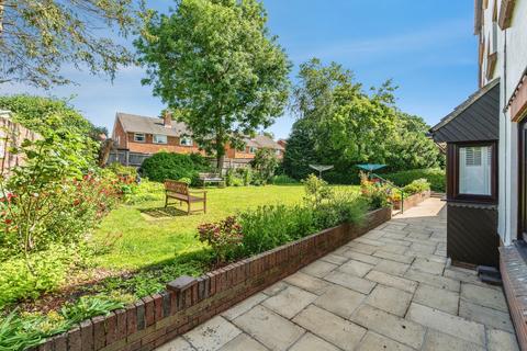 undefined, Bitterne Road East, Southampton, Hampshire, SO18