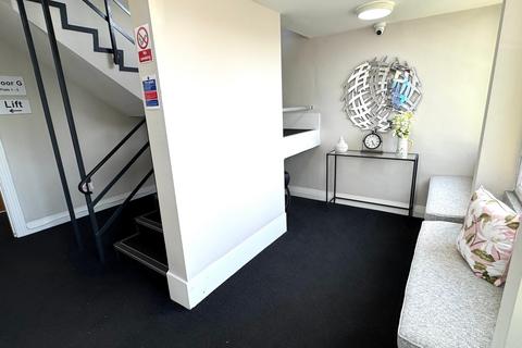3 bedroom flat for sale, Penton Hall Penton Hall Drive, Staines-upon-Thames, Surrey, TW18