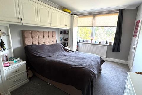 3 bedroom flat for sale, Penton Hall Penton Hall Drive, Staines-upon-Thames, Surrey, TW18