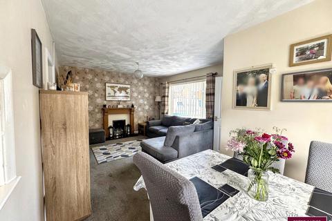 2 bedroom detached bungalow for sale, Ashly Court, St Asaph, Denbighshire LL17 0PL