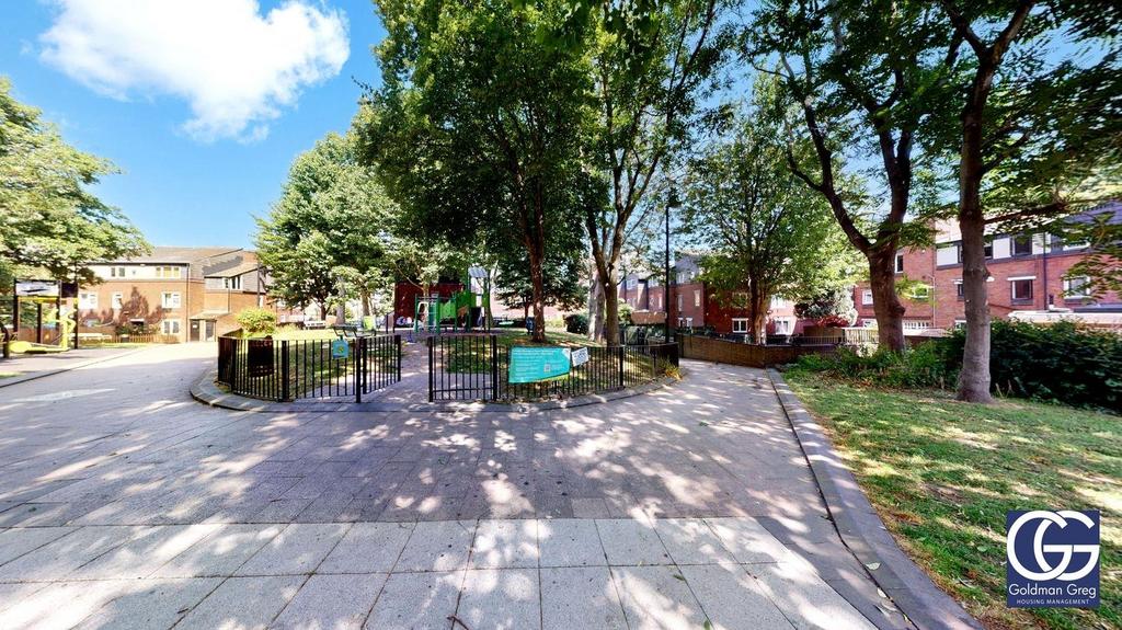 Apartment in London, London Borough of Tower Hamlets - View 4