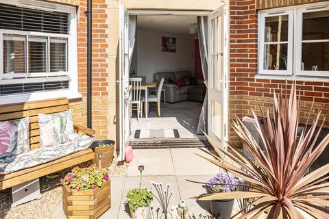 1 bedroom ground floor flat for sale, Stockbridge Road, Chichester, PO19