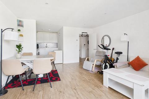 Pitcher Lane, Ashford, Surrey, TW15