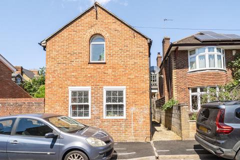 2 bedroom detached house for sale