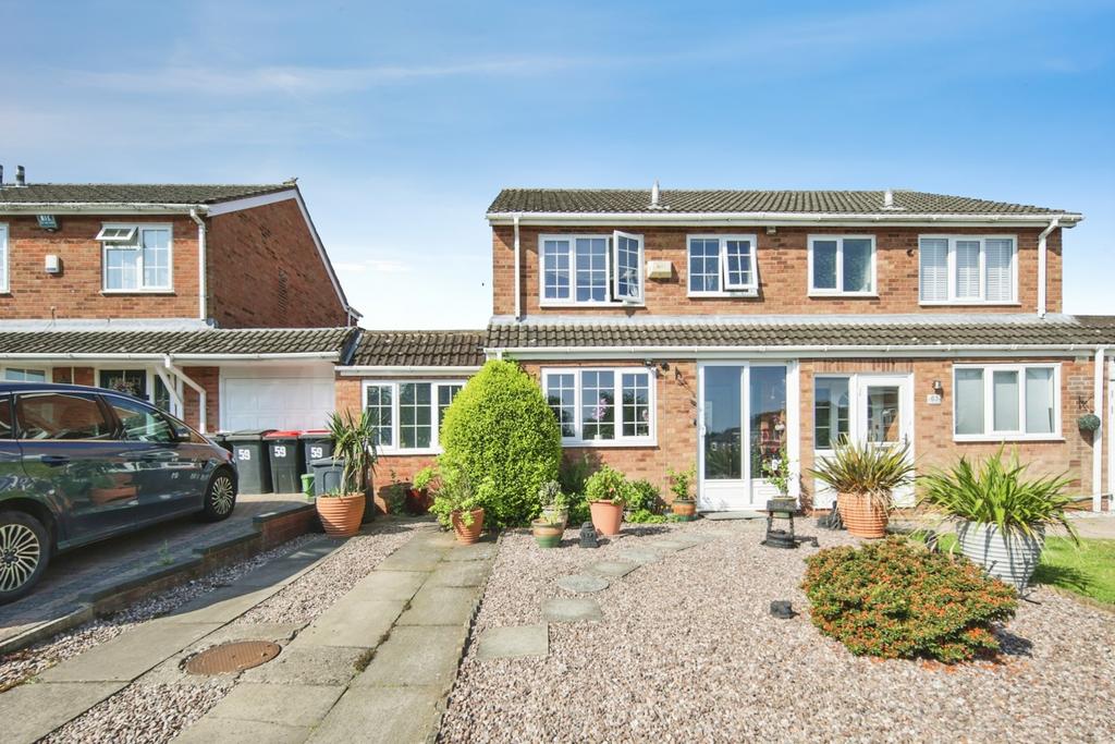3 bedroom semi-detached house for sale