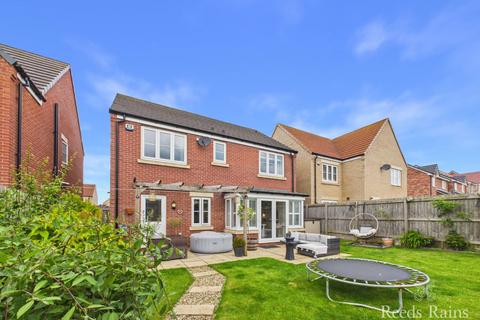 4 bedroom detached house for sale, Ouzel Grove, Scarborough YO11